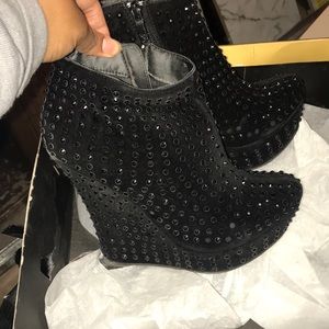 Studded wedge heel